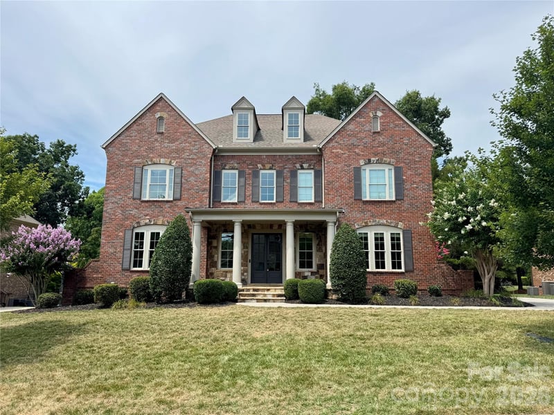1004 Viscount Drive, Matthews, NC - 5 beds, 5 baths, 5,318 sqft - $1,400,000