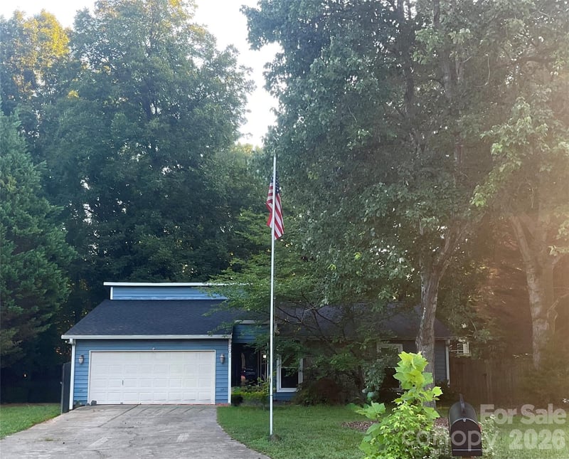 9201 Aylesbury Lane, Mint Hill, NC - 3 beds, 2 baths, 1,561 sqft - $423,000