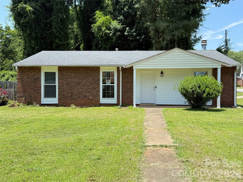 3523 Spring Terrace Lane, Charlotte, NC - 3 beds, 1.5 baths, 1,244 sqft - $294,000
