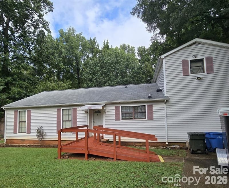 10100 Cromarty Lane, Mint Hill, NC - 4 beds, 1.5 baths, 1,847 sqft - $285,000