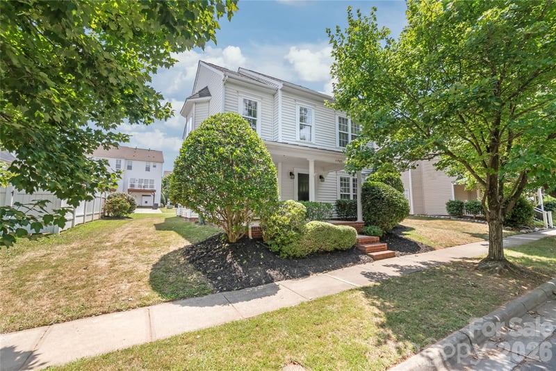 11705 Kingsley View Drive, Charlotte, NC - 4 beds, 3.5 baths, 2,522 sqft - $535,000