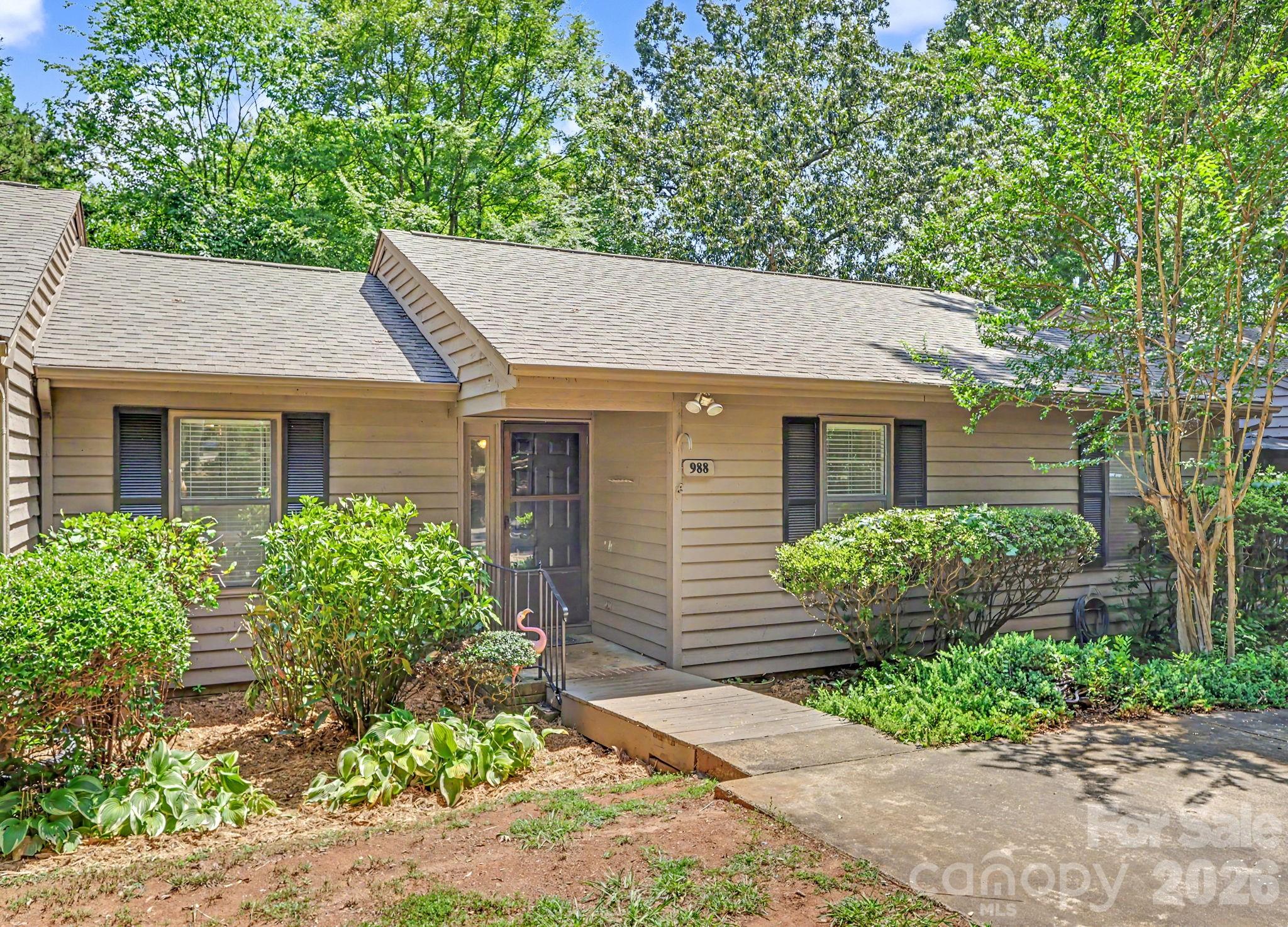 988 Cranberry Cir, Fort Mill, SC 29715. property listing photo