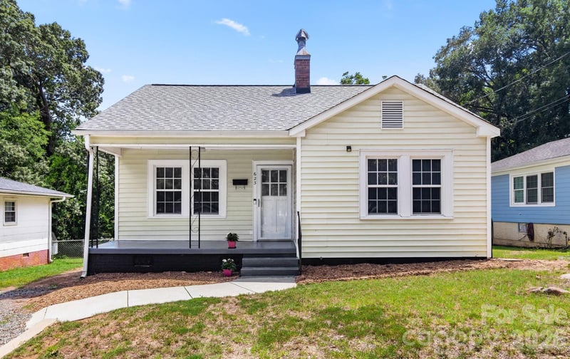 623 E 4th Avenue, Gastonia, NC - 2 beds, 1 bath, 873 sqft - $189,900