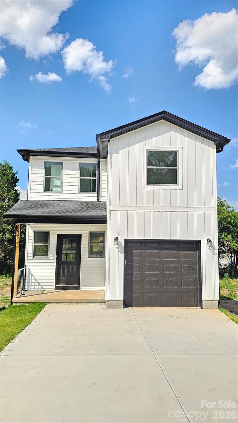 2920 21ST street Lane NE, Hickory, NC - 3 beds, 2.5 baths, 1,368 sqft - $265,000