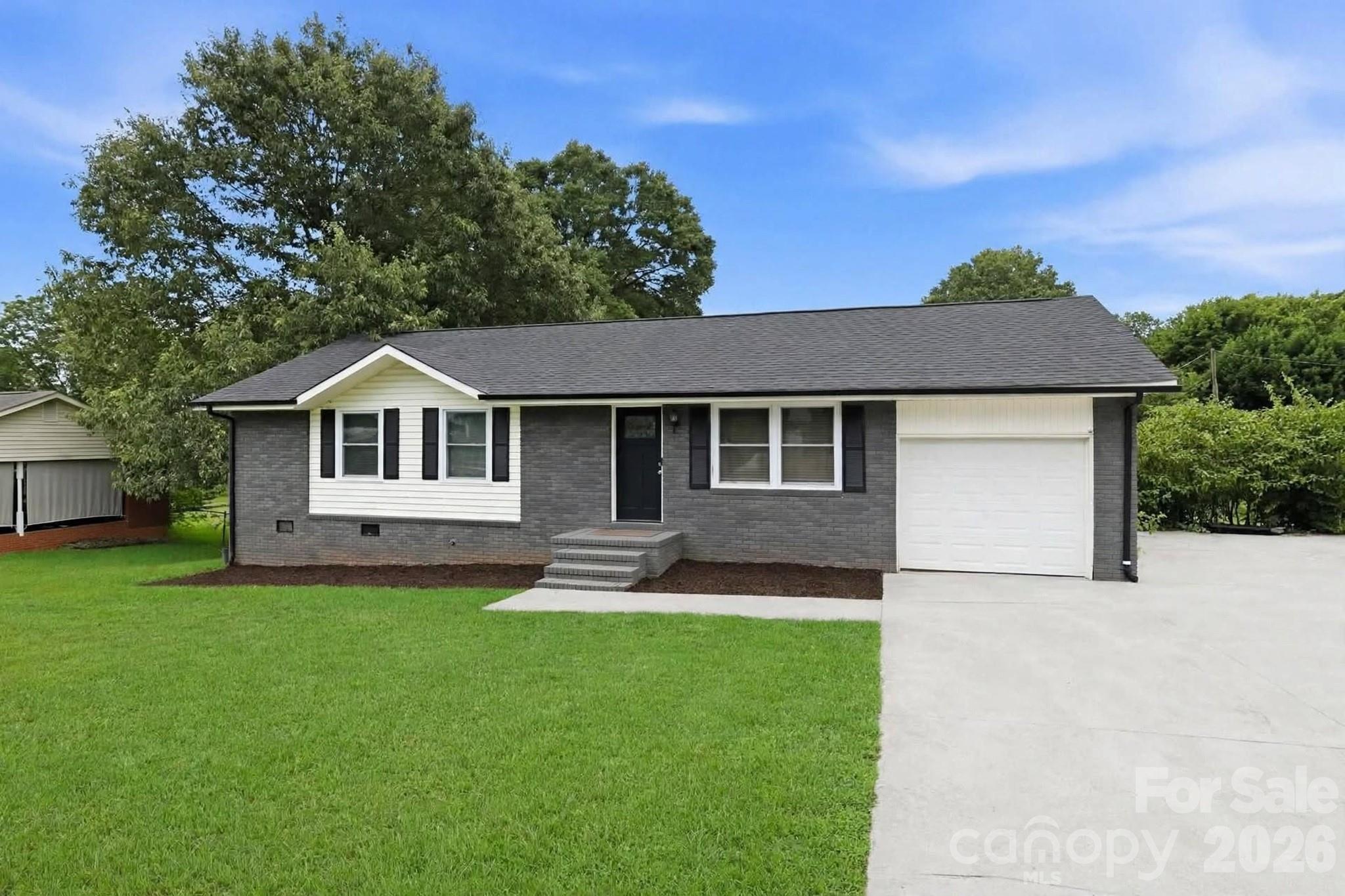 131 Midwood Ln, Belmont, NC 28012. property listing photo