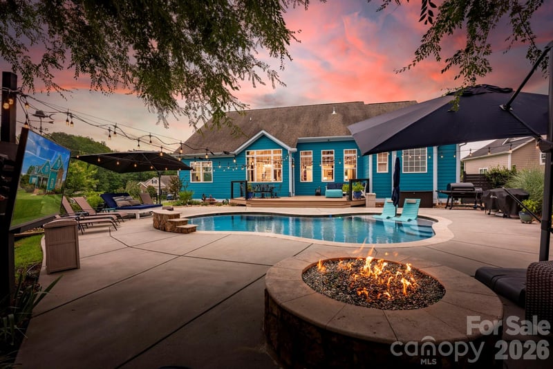 6957 Pin Oaks Drive, Denver, NC - 4 beds, 3.5 baths, 2,879 sqft - $769,900