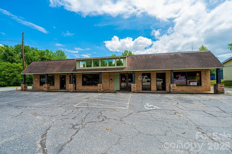2301 Morganton Boulevard SW, Lenoir, NC - 3 baths - $420,000