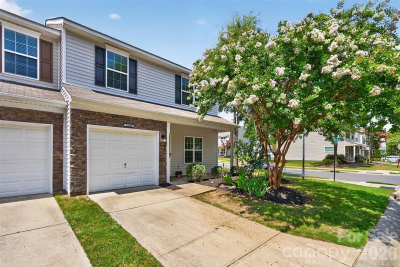 13904 Singleleaf Lane, Charlotte, NC - 3 beds, 3 baths, 1,786 sqft - $304,989