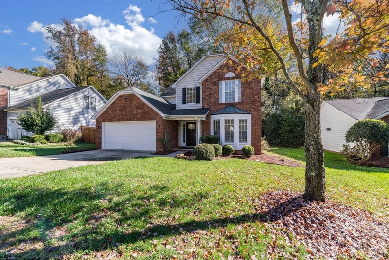 6101 Skyline Drive, Charlotte, NC - 3 beds, 2.5 baths, 1,843 sqft - $409,900