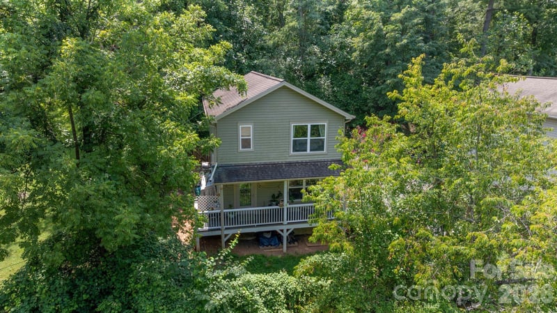 18 Old West Chapel Road, Asheville, NC - 3 beds, 2.5 baths, 1,326 sqft - $417,900