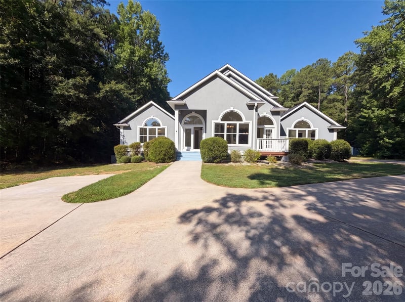 502 Live Oaks Court, Fort Mill, SC - 5 beds, 4.5 baths, 4,085 sqft - $823,000