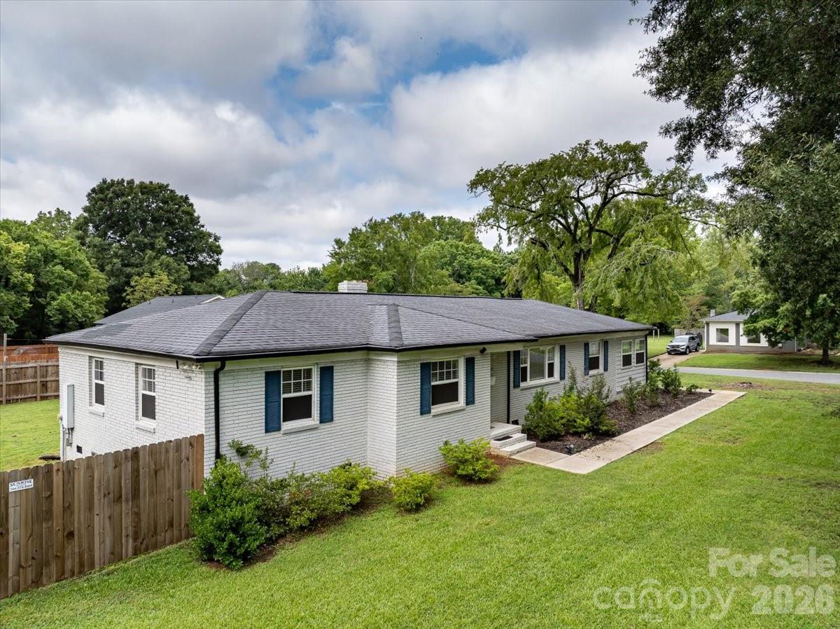 8000 Lawyers Road, Charlotte, NC. property listing photo