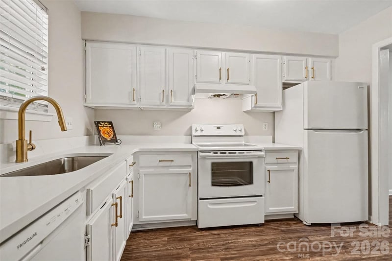 3312 Heathstead Place, Charlotte, NC - 1 bed, 1.5 baths, 811 sqft - $199,000