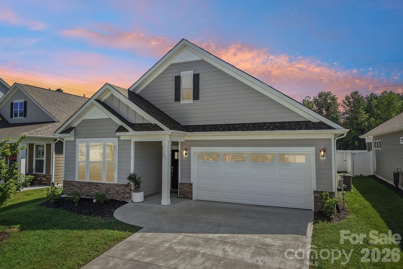 505 Fox Cove Road, Hendersonville, NC - 3 beds, 2 baths, 1,796 sqft - $500,000