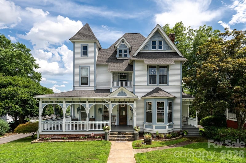 411 W Union Street W, Morganton, NC - 4 beds, 3 baths, 3,645 sqft - $825,000