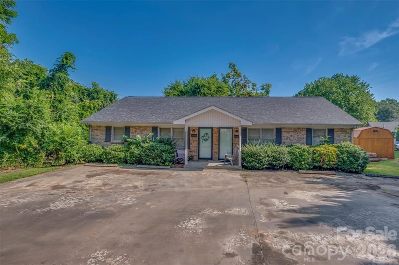 143 Big Springs Avenue, Forest City, NC - 4 beds, 1,944 sqft - $235,000