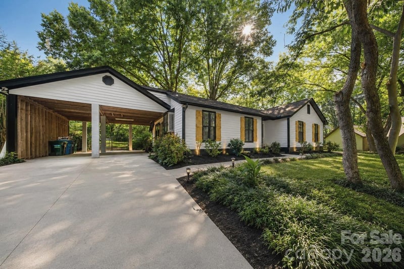 4739 Squirrel Nest Lane, Charlotte, NC - 3 beds, 2 baths, 1,731 sqft - $470,000