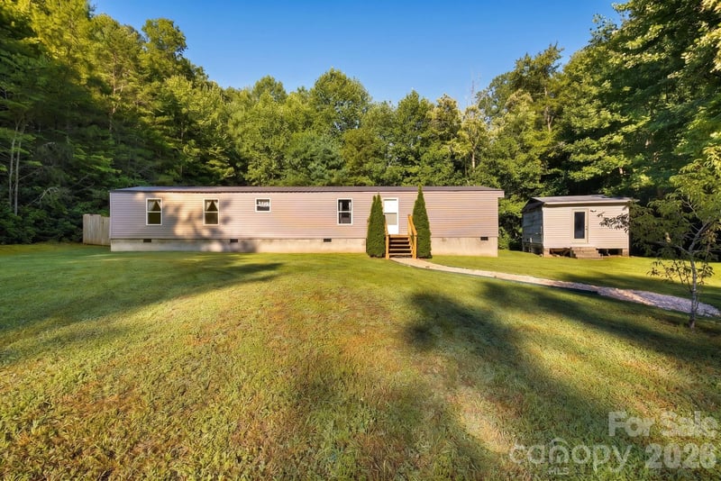 125 Ice Hollow Road, Zirconia, NC - 2 beds, 2 baths, 980 sqft - $245,000