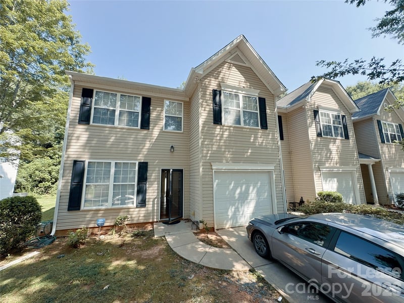 7629 Abigail Glen Drive, Charlotte, NC - 3 beds, 2.5 baths - $1,995