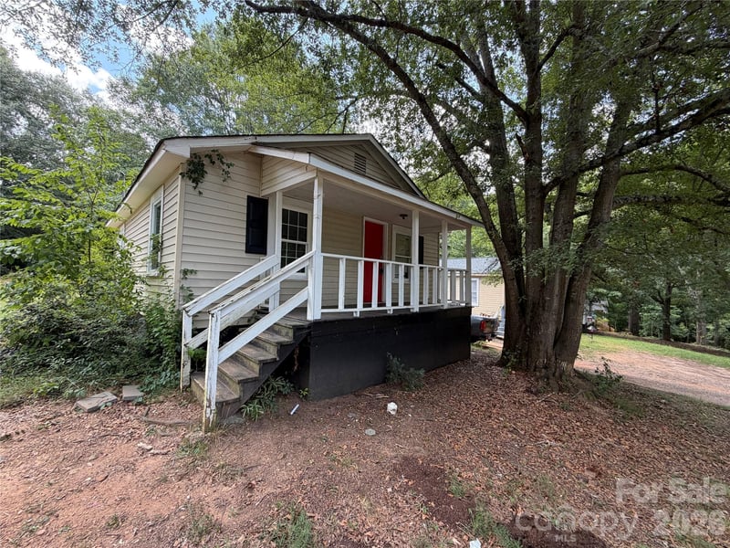 1104 Spann Street, Shelby, NC - 3 beds, 2 baths, 672 sqft - $149,000