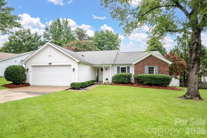 3412 Pondridge Court, Charlotte, NC - 3 beds, 2 baths, 1,615 sqft - $400,000