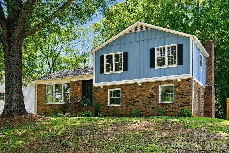 5407 Autumn End Circle, Charlotte, NC - 4 beds, 1.5 baths, 1,742 sqft - $329,990