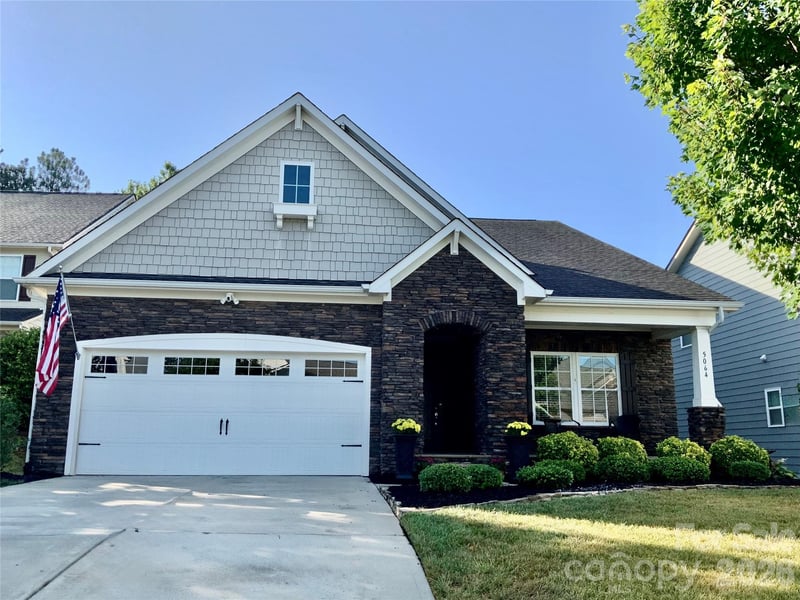 5064 Stonehill Lane, Matthews, NC - 3 beds, 3 baths, 2,646 sqft - $660,000