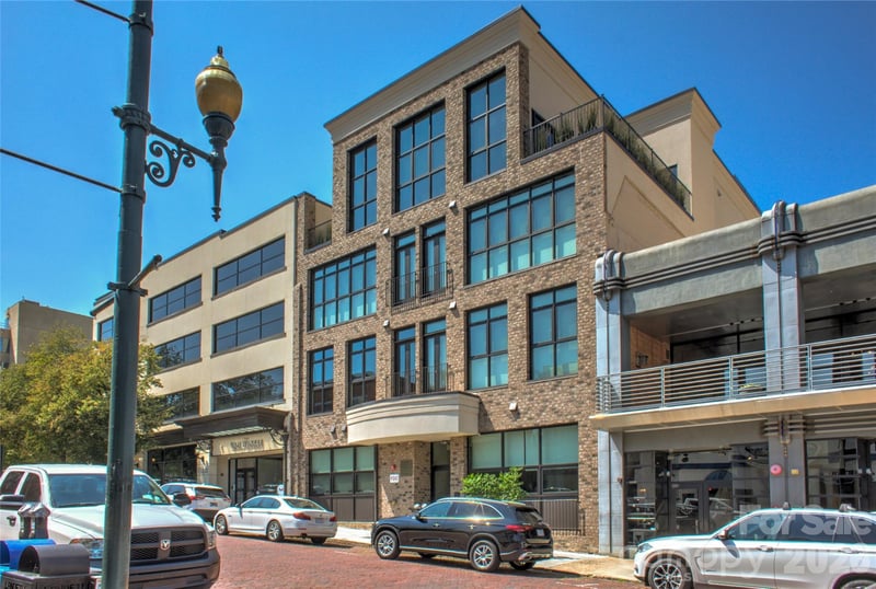 17 N Market Street Apt 202, Asheville, NC - 2 beds, 2 baths, 1,417 sqft - $1,050,000