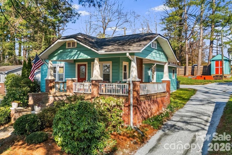 1207 Willow Road, Hendersonville, NC - 2 beds, 1 bath, 1,170 sqft - $389,000