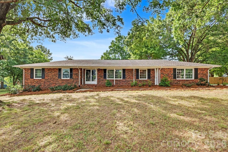 425 Valhalla Drive, Harrisburg, NC - 3 beds, 2 baths, 1,652 sqft - $380,000