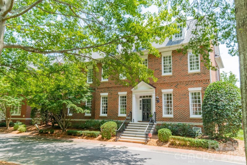 5110 Oxford Crescent Court, Charlotte, NC - 4 beds, 3.5 baths, 3,483 sqft - $1,675,000