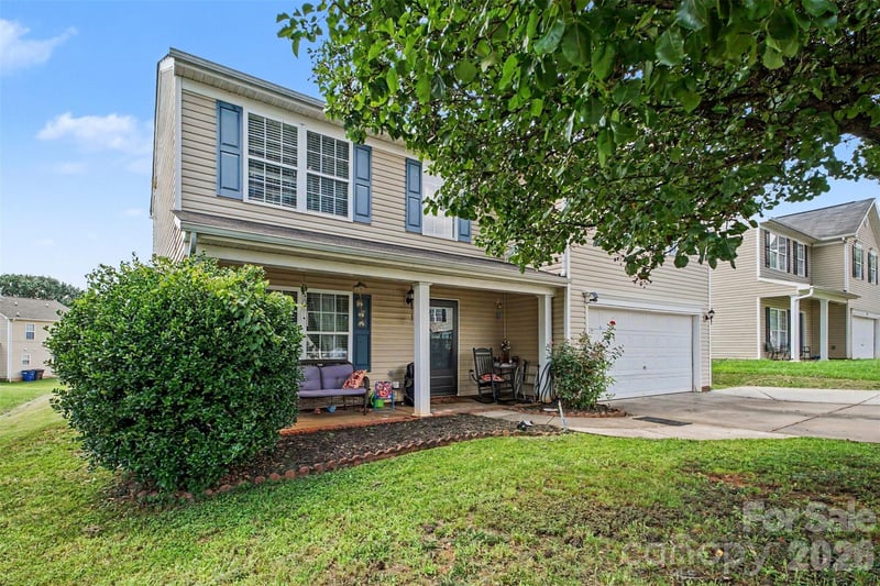 2026 Edenderry Drive, Statesville, NC - 4 beds, 2.5 baths, 2,218 sqft - $299,000