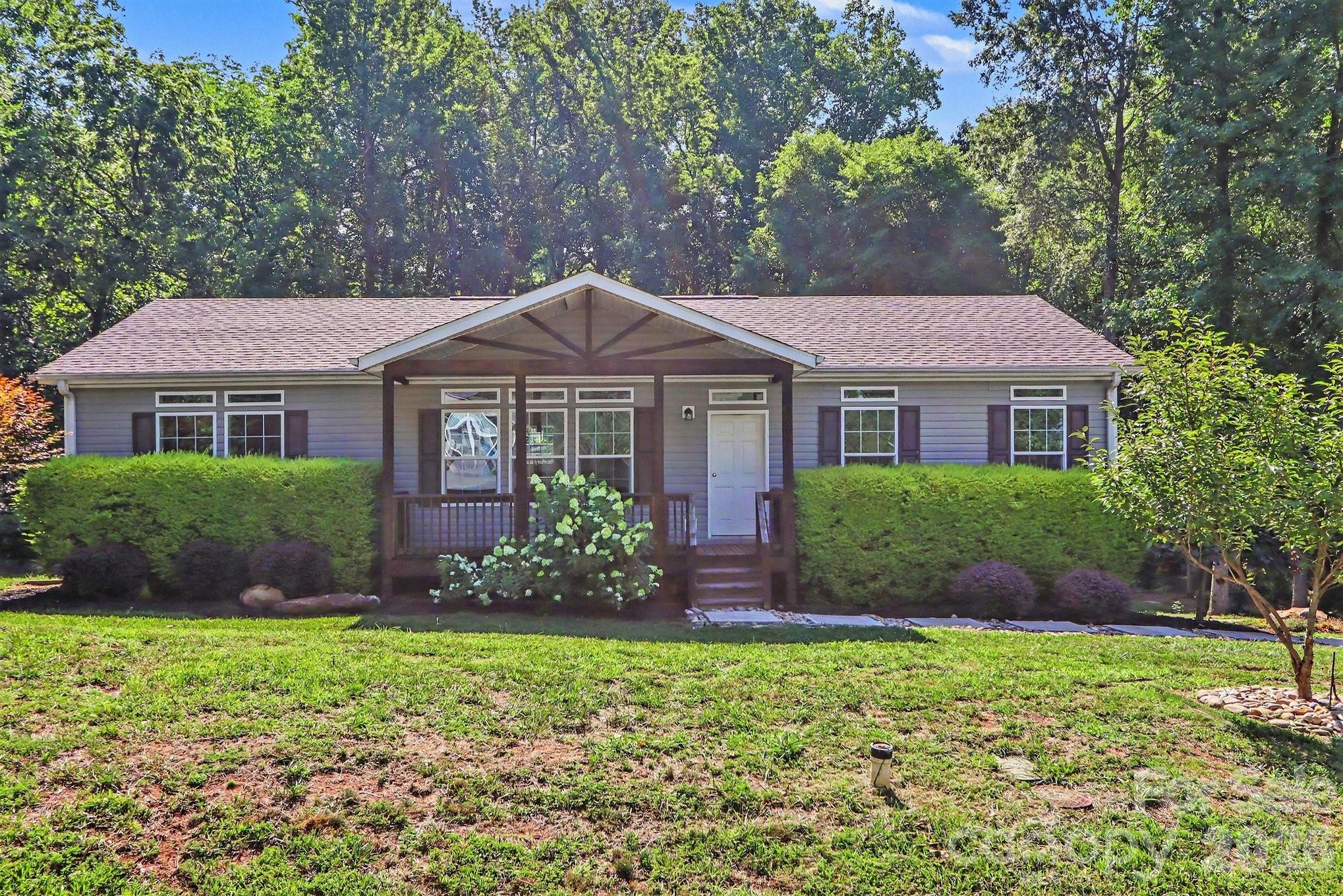 806 New Castle Ct, Albemarle, NC 28001. property listing photo