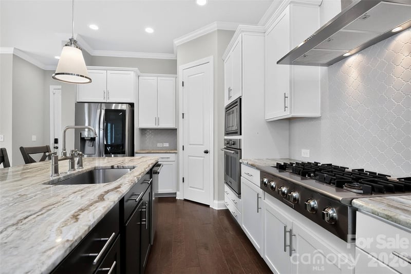 8910 Matthews Farm Lane, Charlotte, NC - 3 beds, 2.5 baths, 2,188 sqft - $622,900