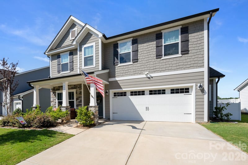 5080 Mooreland Oaks Way, Mount Holly, NC - 3 beds, 2.5 baths, 2,720 sqft - $525,000