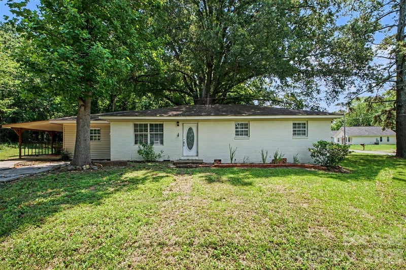 151 Central Avenue, Norwood, NC - 3 beds, 1 bath, 1,573 sqft - $205,000