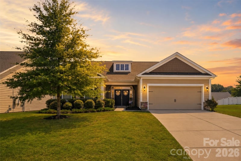 294 Robinwood Lane, Clover, SC - 3 beds, 2.5 baths, 2,197 sqft - $500,000