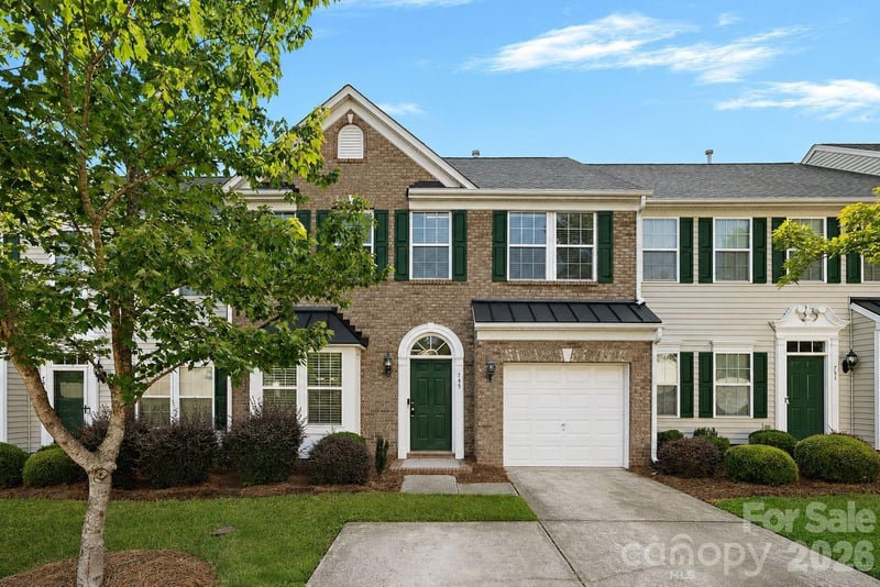 745 Prospect Lane, Fort Mill, SC - 3 beds, 2.5 baths, 2,012 sqft - $375,000