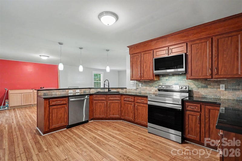 502 Cedarwood Drive, Monroe, NC - 3 beds, 2.5 baths, 3,775 sqft - $615,000