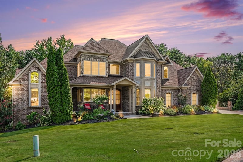 470 Swift Creek Cove, Lake Wylie, SC - 5 beds, 5.5 baths, 5,487 sqft - $1,275,000