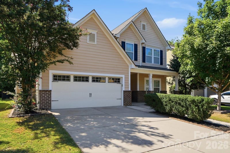 2157 Bluebell Way, Tega Cay, SC - 5 beds, 3 baths, 3,203 sqft - $639,900