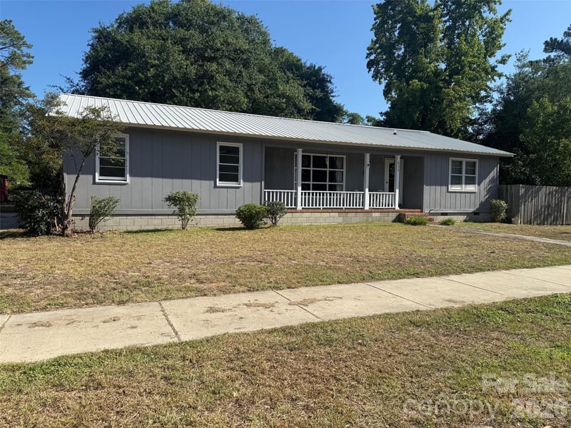 511 E Church Street, Kershaw, SC - 3 beds, 1.5 baths, 1,236 sqft - $155,000