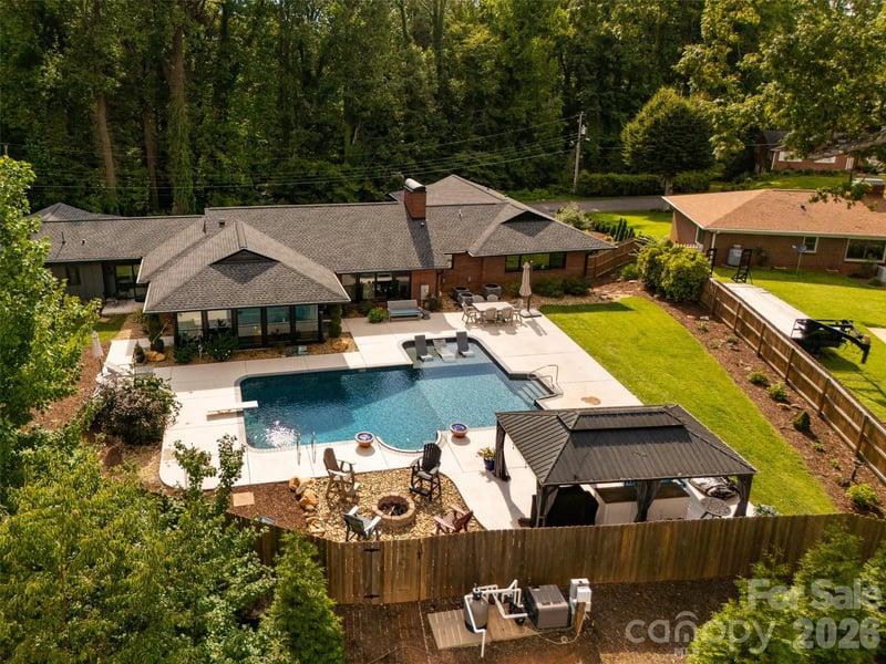 167 Maehill Place SW, Lenoir, NC - 3 beds, 3 baths, 4,565 sqft - $799,000