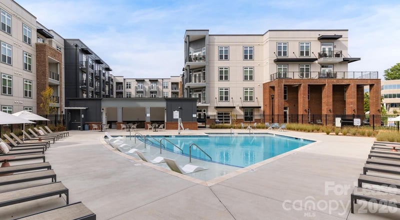 4520 Charlotte Park Drive S1, Charlotte, NC - 1 bed, 1 bath, 531 sqft - $1,400