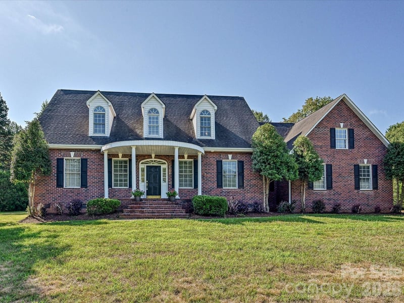 2354 Perry Road, Denver, NC - 3 beds, 2.5 baths, 3,583 sqft - $650,000