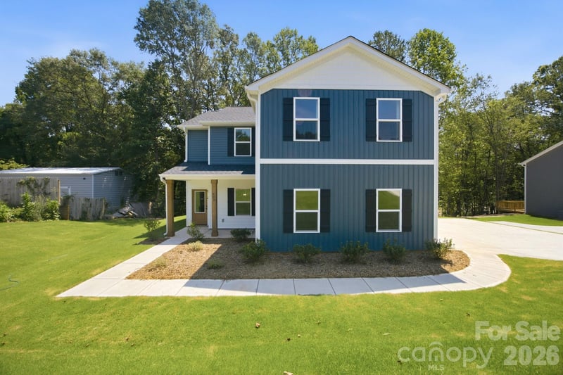 402 North Street, Dallas, NC - 4 beds, 2.5 baths, 2,437 sqft - $438,600