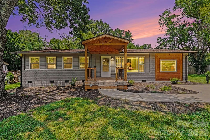 4219 Tipperary Place, Charlotte, NC - 3 beds, 3 baths, 1,402 sqft - $435,000