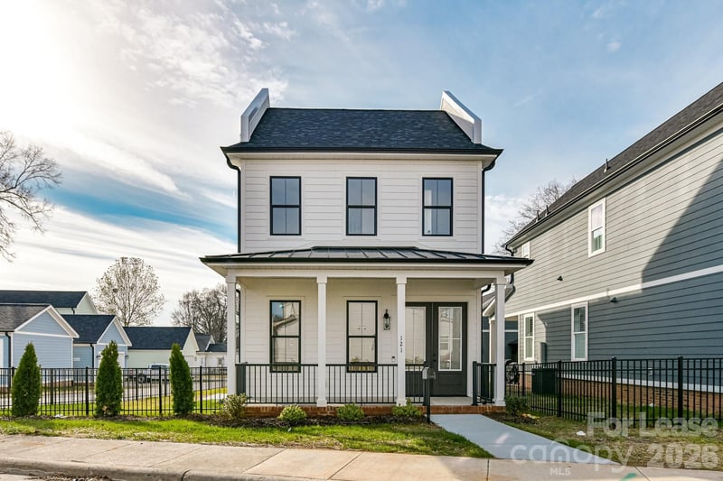 121 W F Street, Kannapolis, NC - 4 beds, 3.5 baths, 1,808 sqft - $2,500