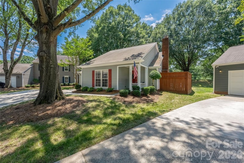 3104 Plum Arbor Way, Charlotte, NC - 3 beds, 2.5 baths, 1,301 sqft - $485,000