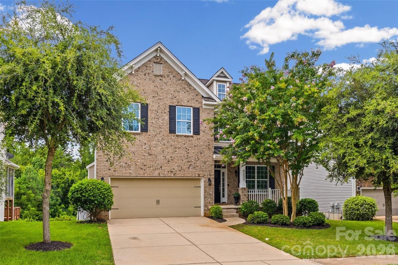 9233 Inverness Bay Road, Charlotte, NC - 4 beds, 2.5 baths, 2,852 sqft - $559,000